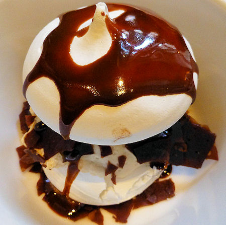Mr Coopers - Pavlova